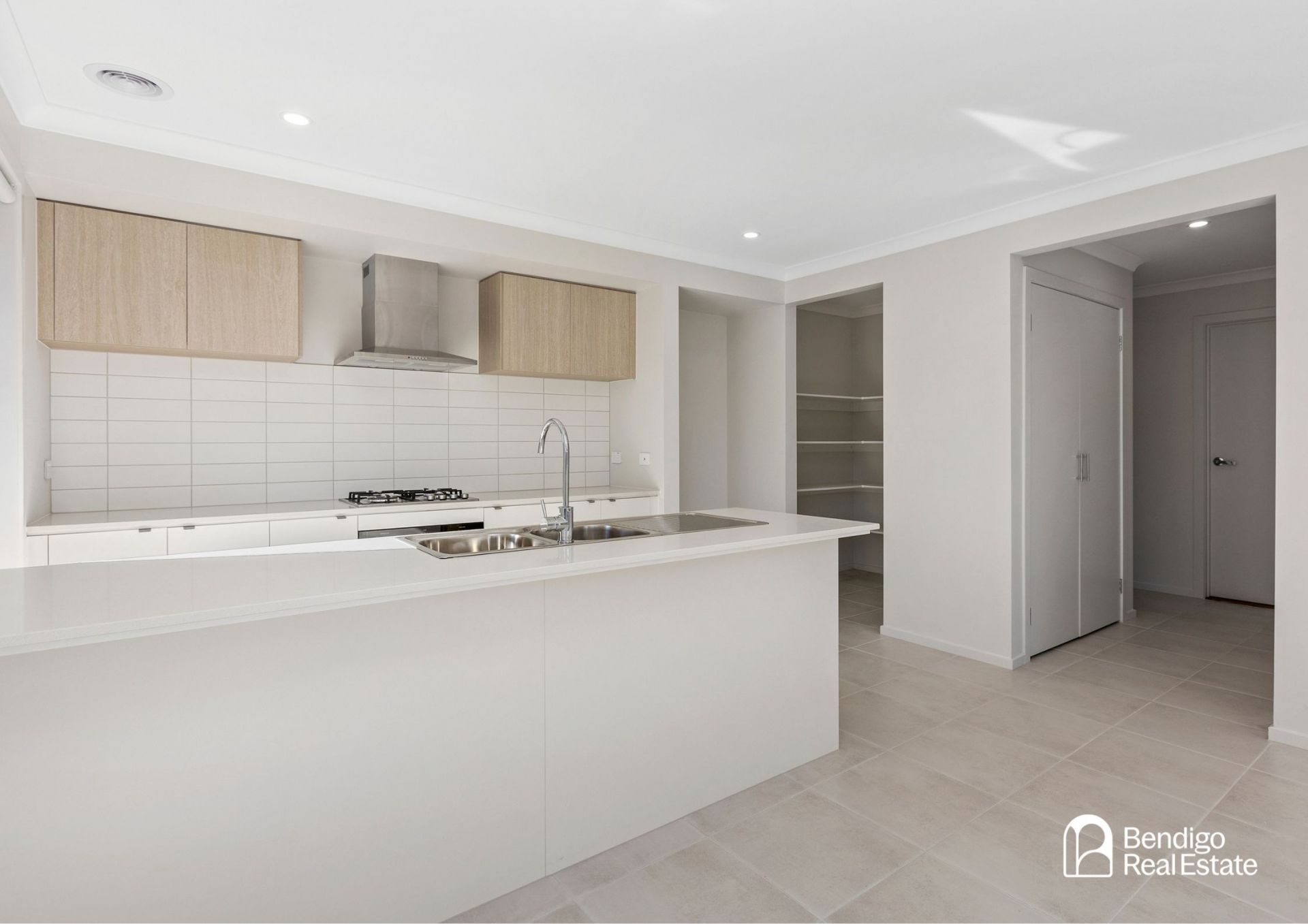 2 Whitelock Drive Huntly VIC, Huntly - Thumbnail 2