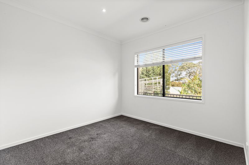 5 Bear Crescent, Doreen