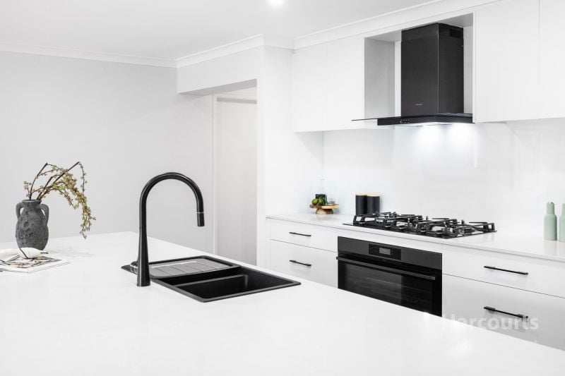 3 Streeton Avenue, Caroline Springs