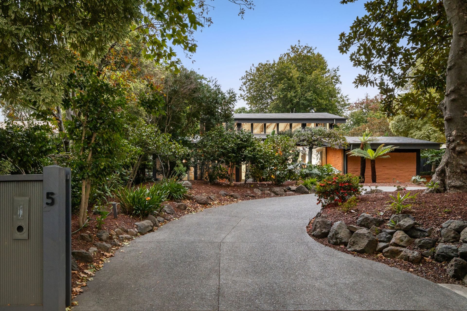 5 Victoria Avenue, Canterbury, Canterbury - Image 1