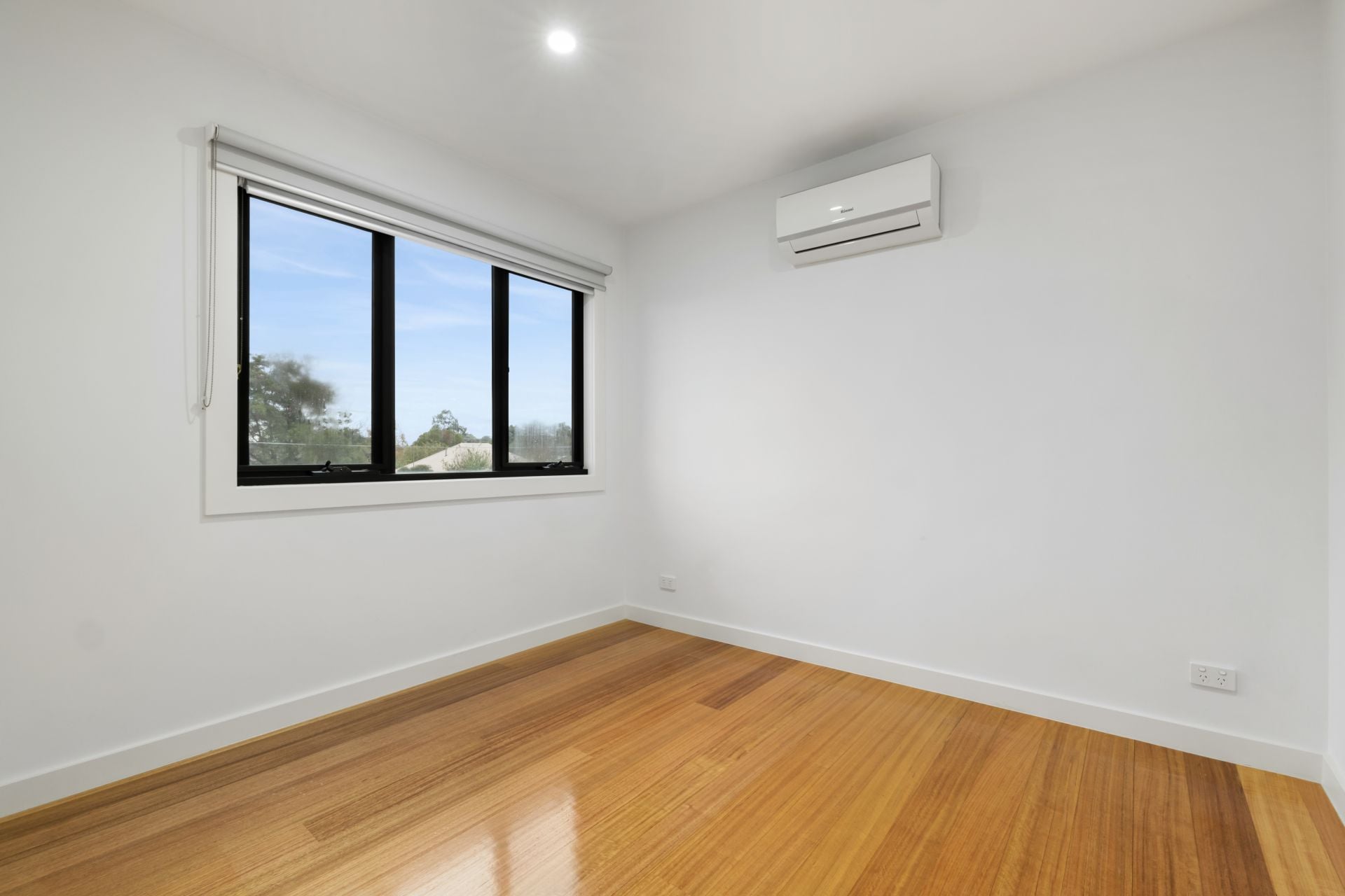 Modern 3-Bedroom Townhouse in Prime Reservoir Location