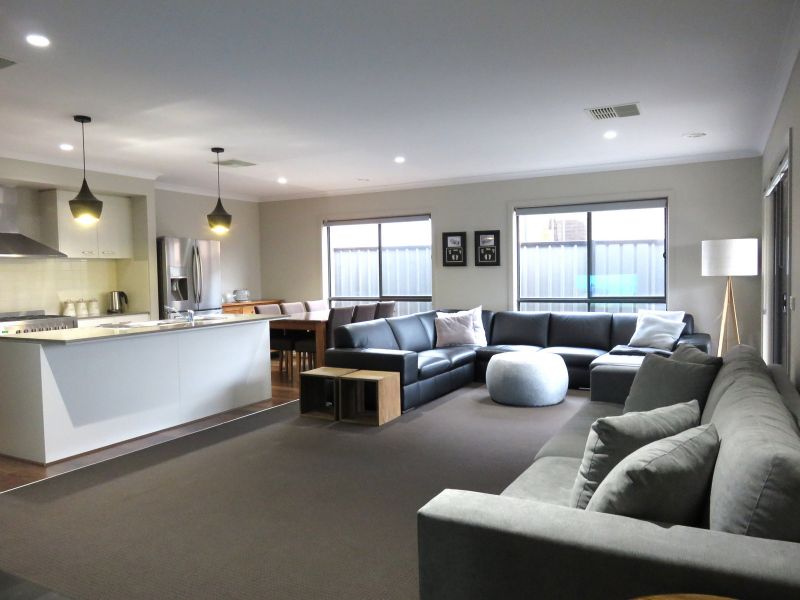 16 Calm Avenue, Craigieburn