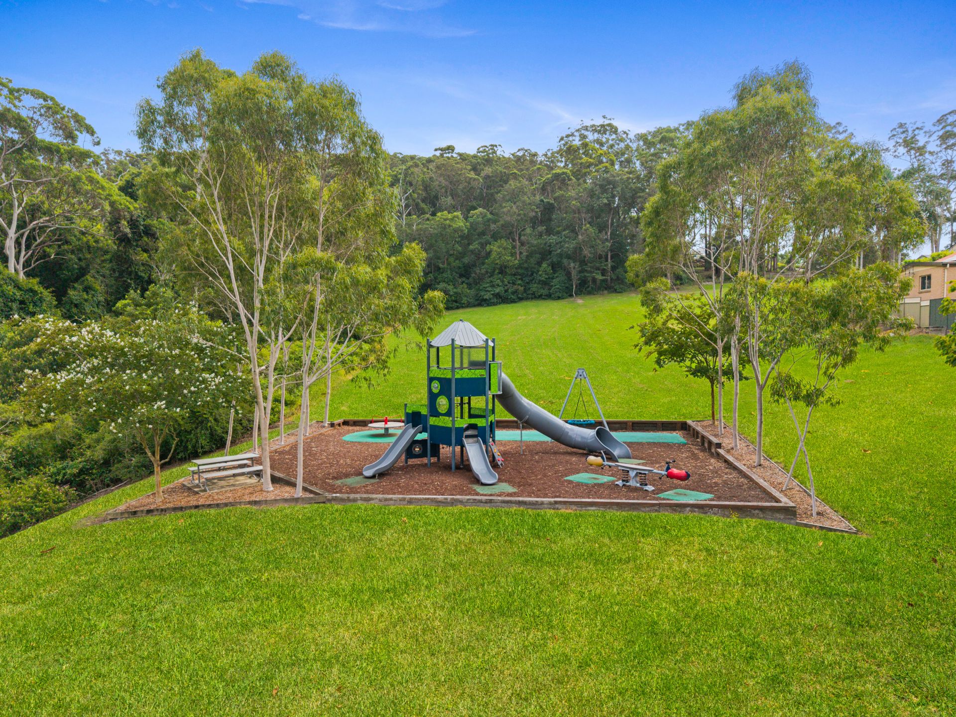 3 Stewart Brougham Close, Lisarow, Lisarow - Thumbnail 2