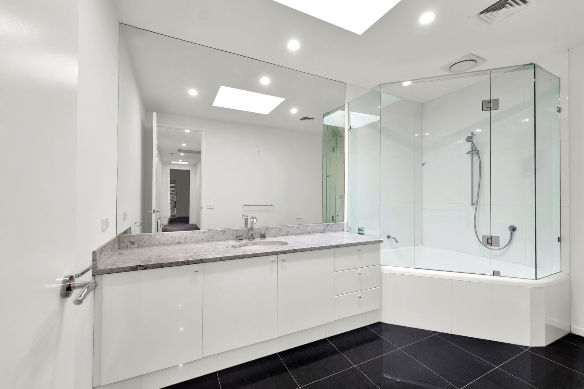 8 Cloverdale Avenue, Toorak, Toorak - Thumbnail 7