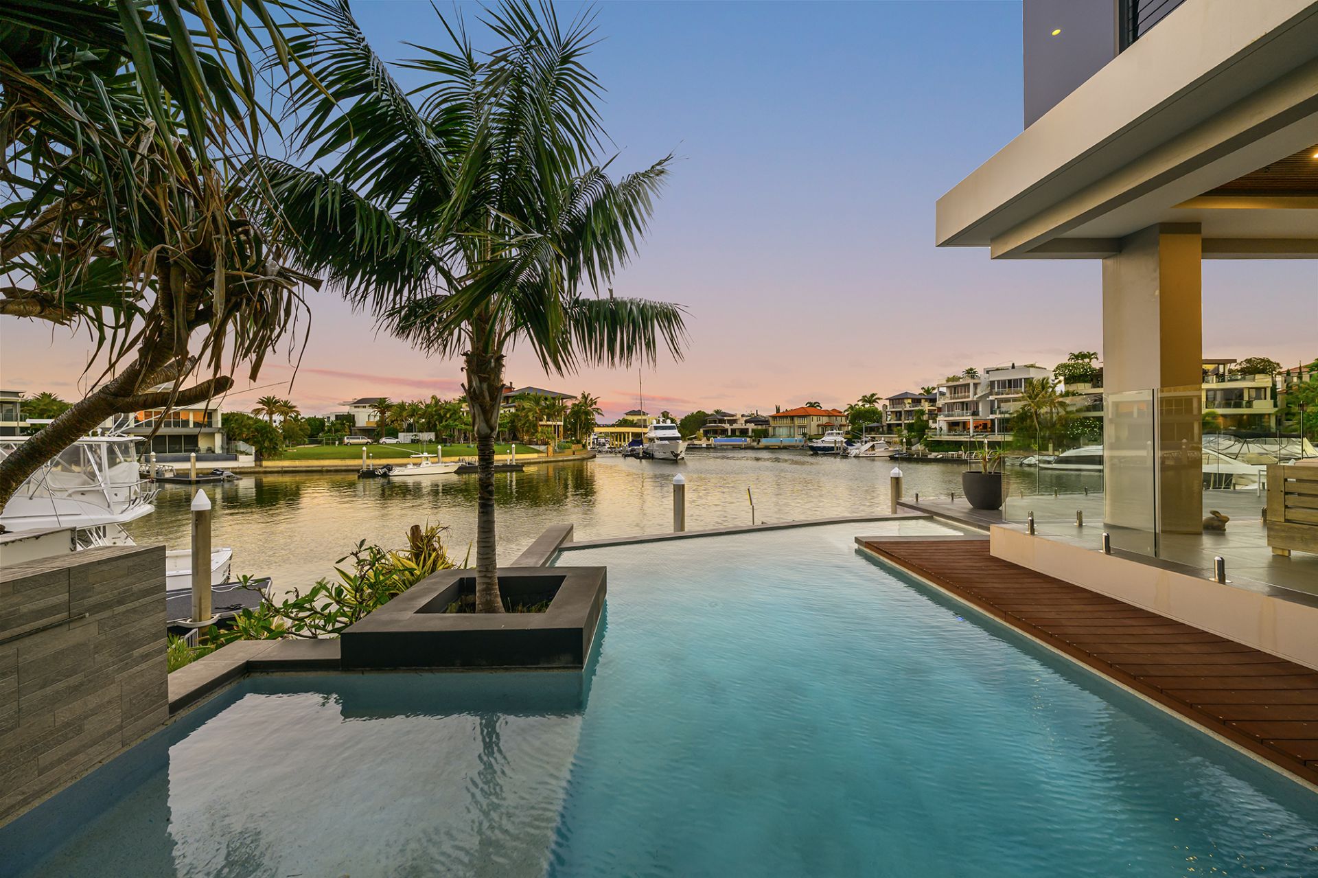 20 Hampton Court, Sovereign Islands QLD 4216, Sovereign Islands - Thumbnail 2