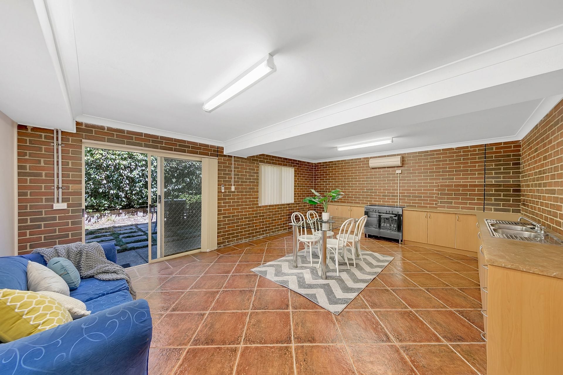 Supreme Family Living - plus downstairs self contained 