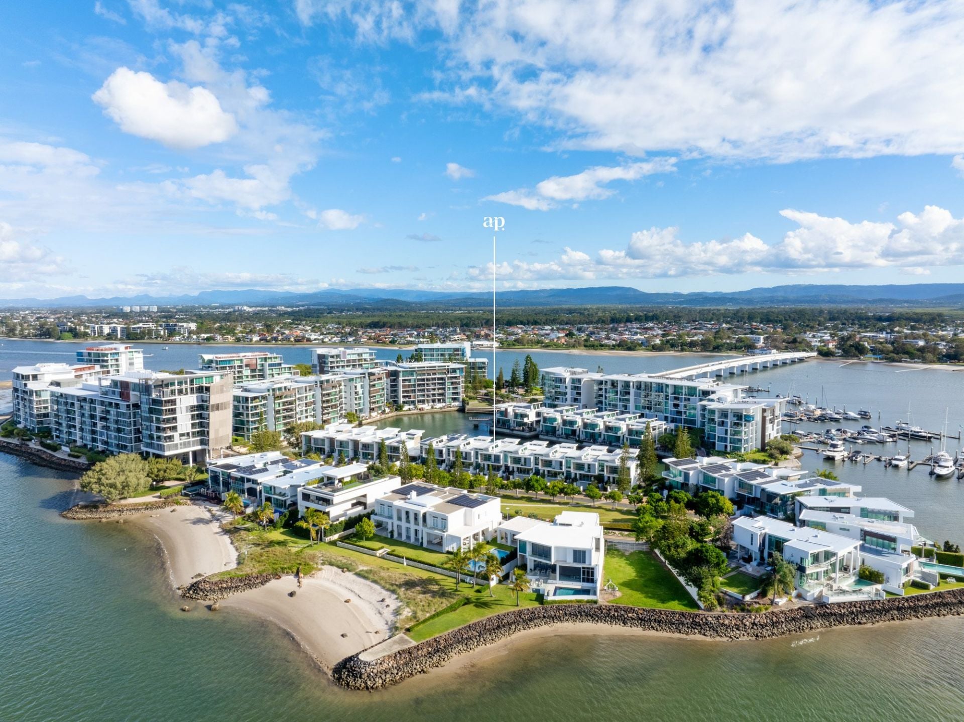 9103/2 Ephraim Island Parade, Paradise Point - Thumbnail 2