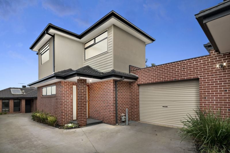 2/3 Cool Street, Reservoir