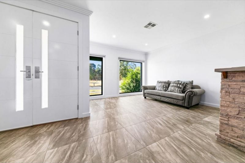 23 Blessington Parade, Lalor