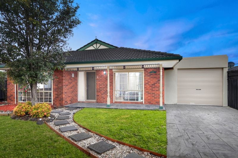 16 Sommeville Drive, Roxburgh Park