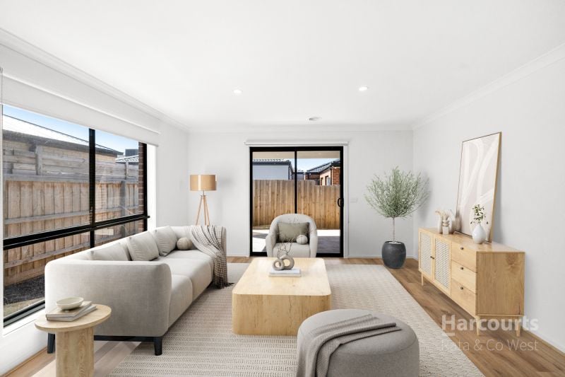 8 Isaacs Street, Deanside