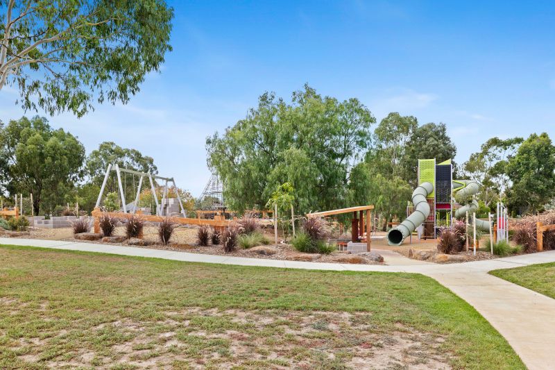 6/30 The Parkway, Caroline Springs