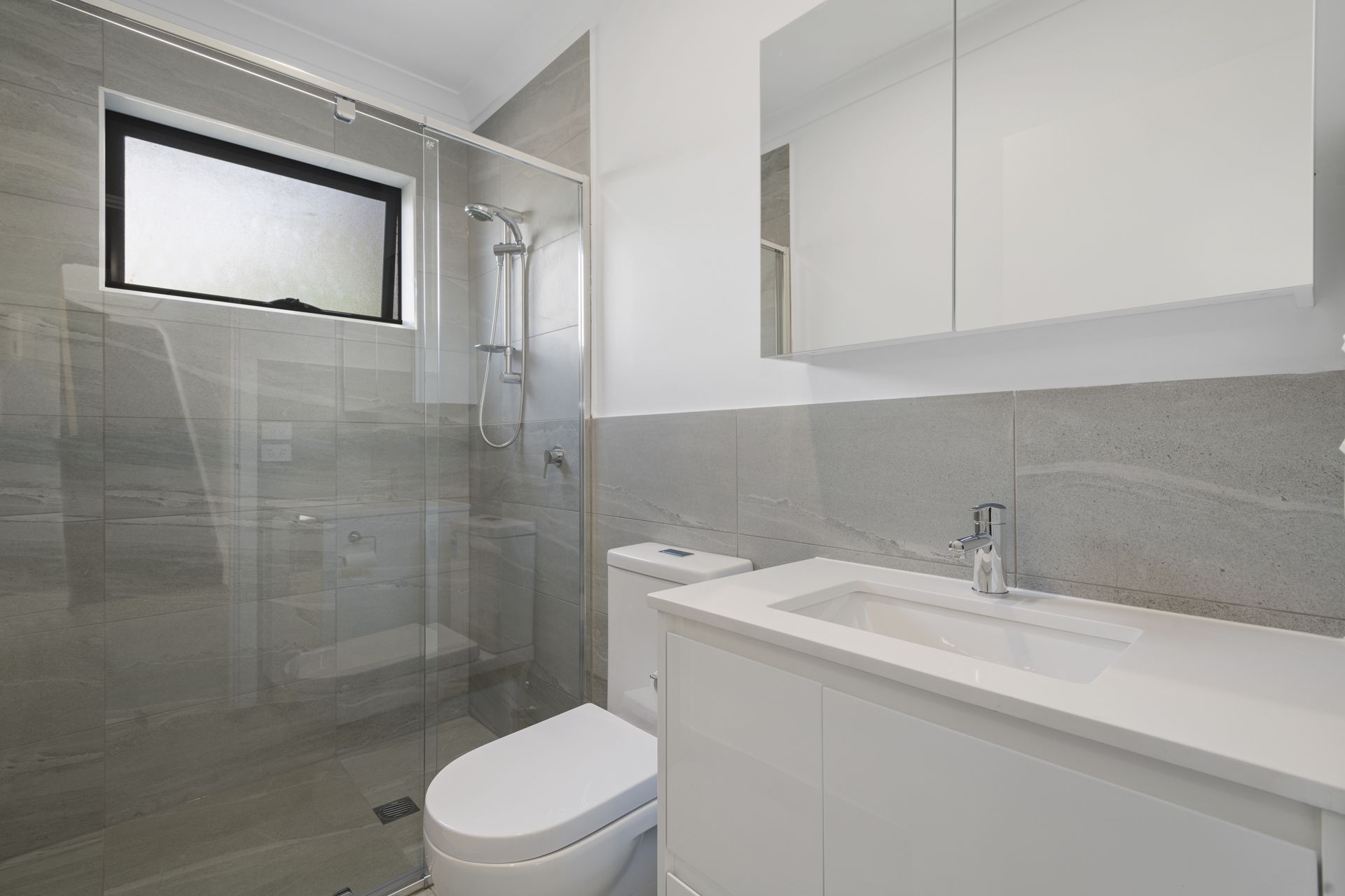 MODERN TOWNHOUSE IN PRIME LOCATION