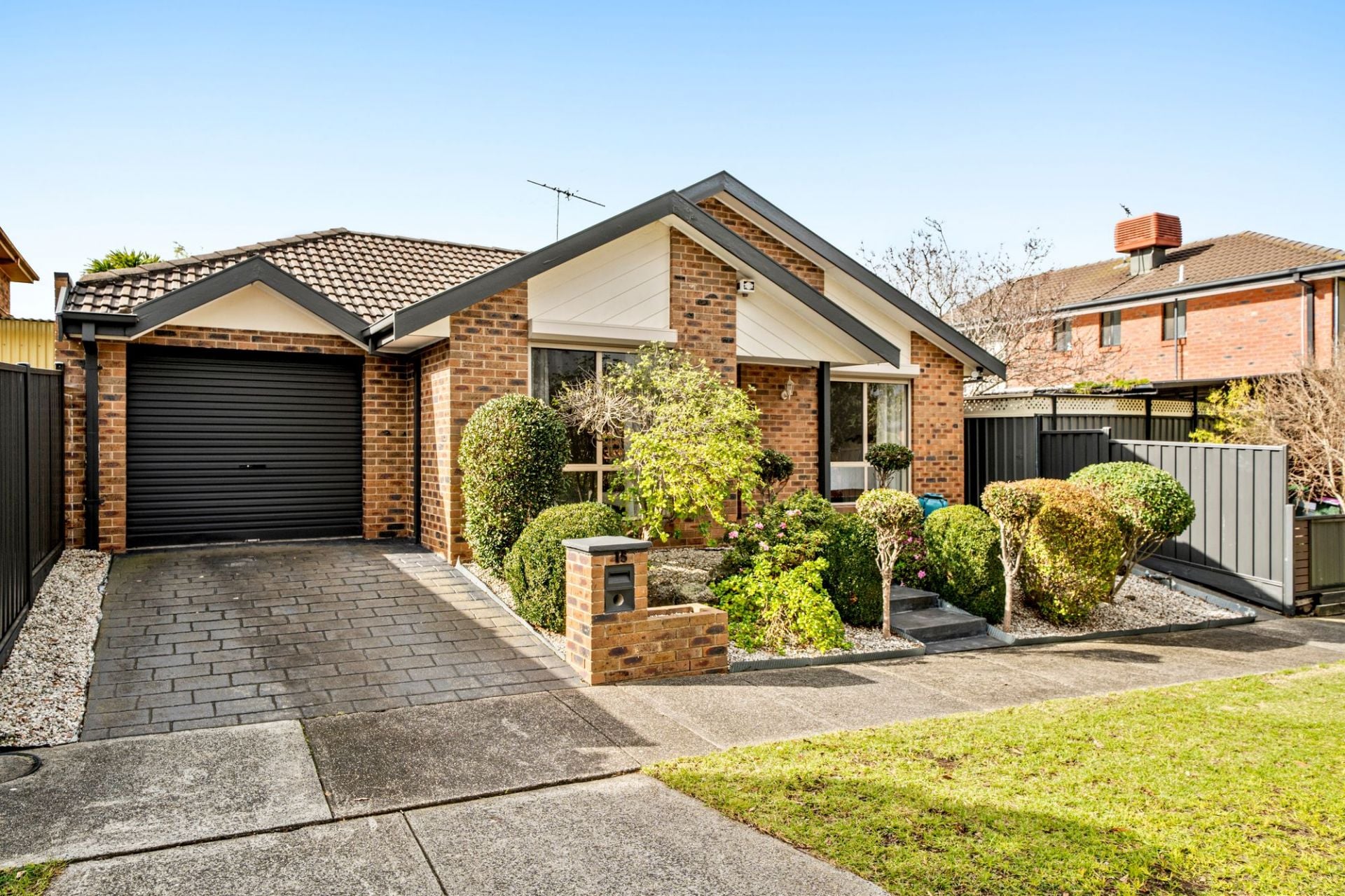 Freestanding, Low-Maintenance Living in a Prime Court Location