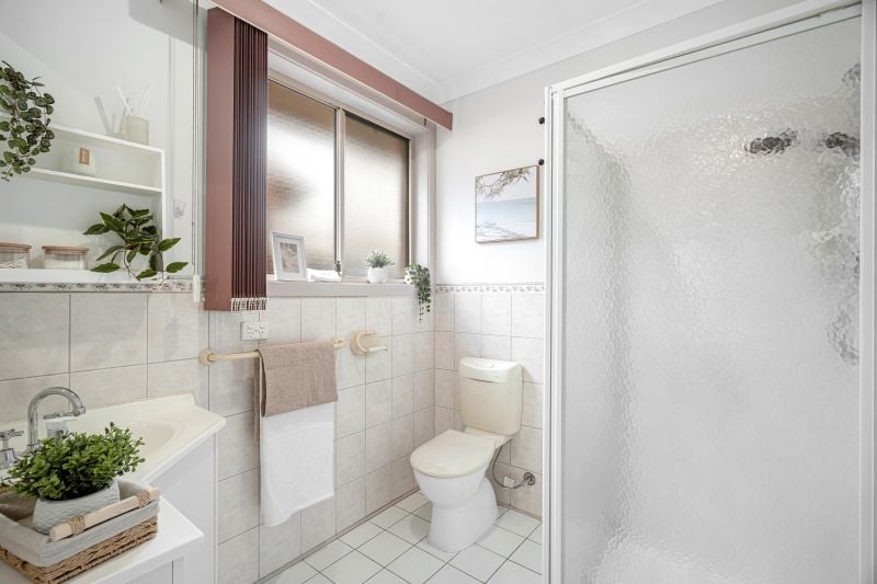 4 Silvertop Court, Mill Park