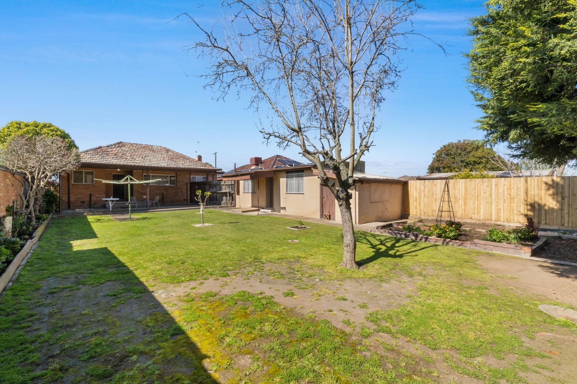 Comfortable Classic on 655m² (approx.) With Endless Potential