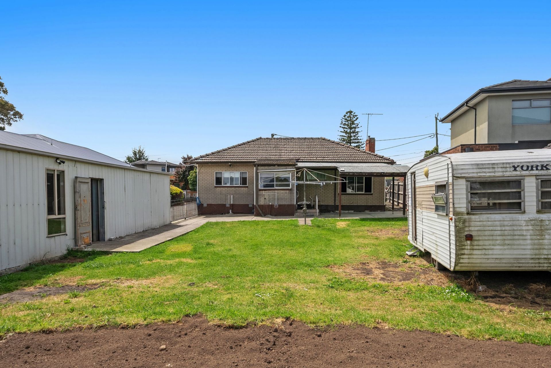 Executors Auction  .... The Power of Land - 819m2