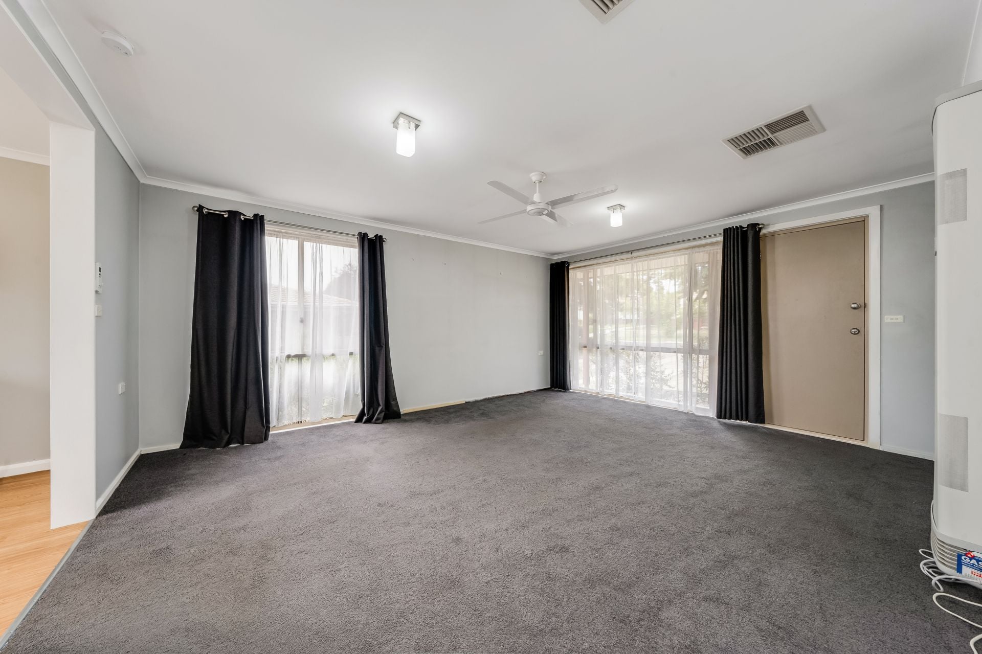 7 Queenbar Road, Queanbeyan, Queanbeyan - Thumbnail 2
