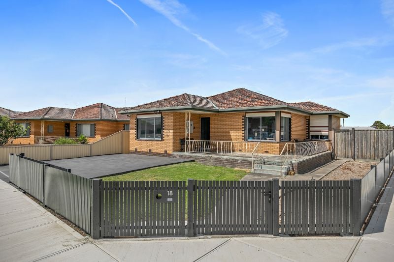 18 Judith Court, Lalor