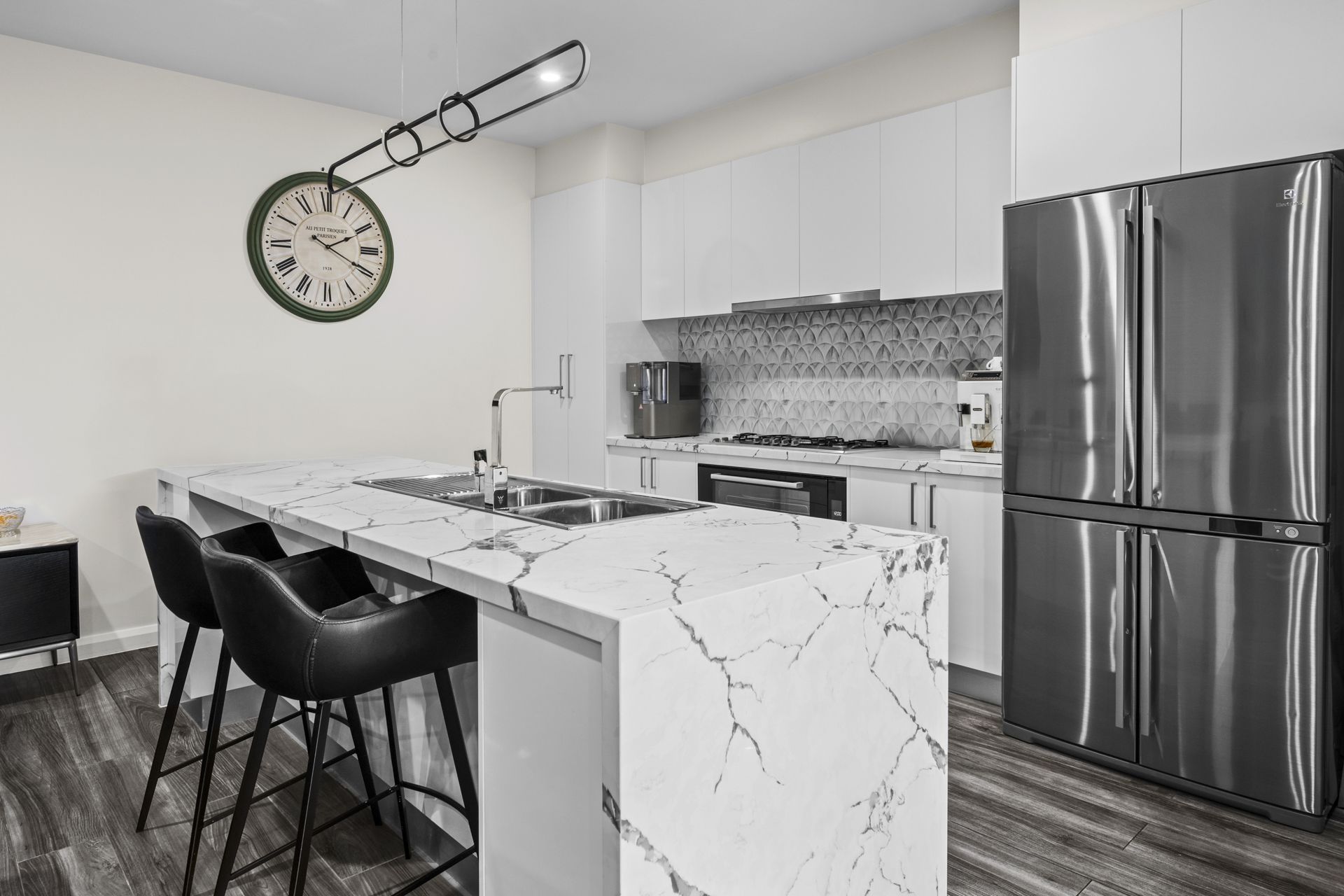 Modern Comfort in a Prime Family Setting