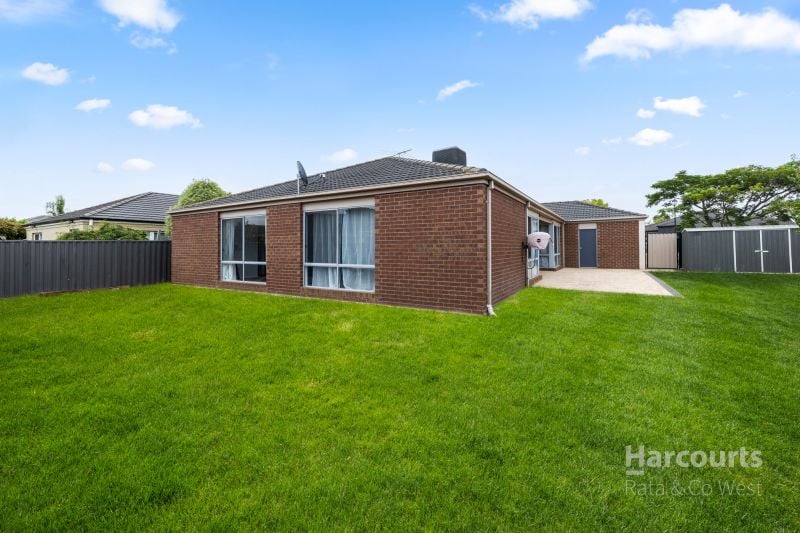 3 Streeton Avenue, Caroline Springs