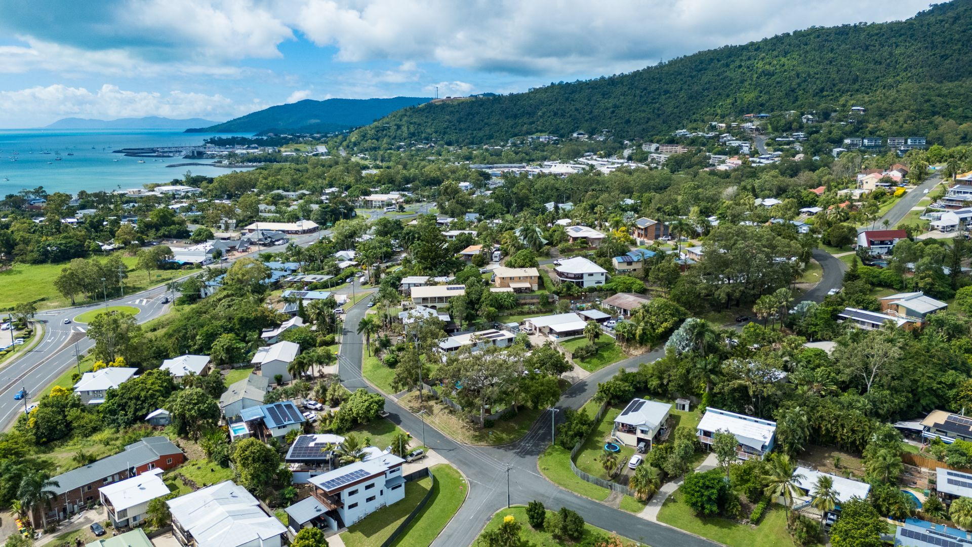 13 Wambiri Street Cannonvale QLD, Cannonvale - Image 1