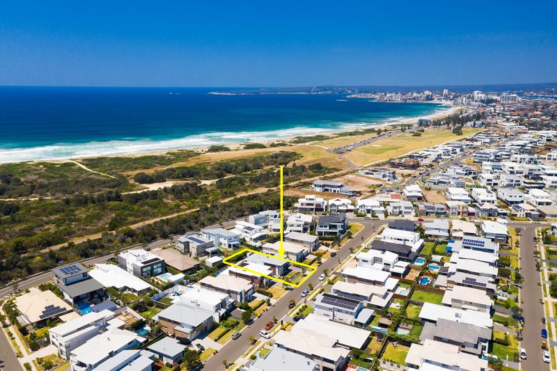 8 Whitehaven Street, GREENHILLS BEACH, Greenhills Beach - Thumbnail 2