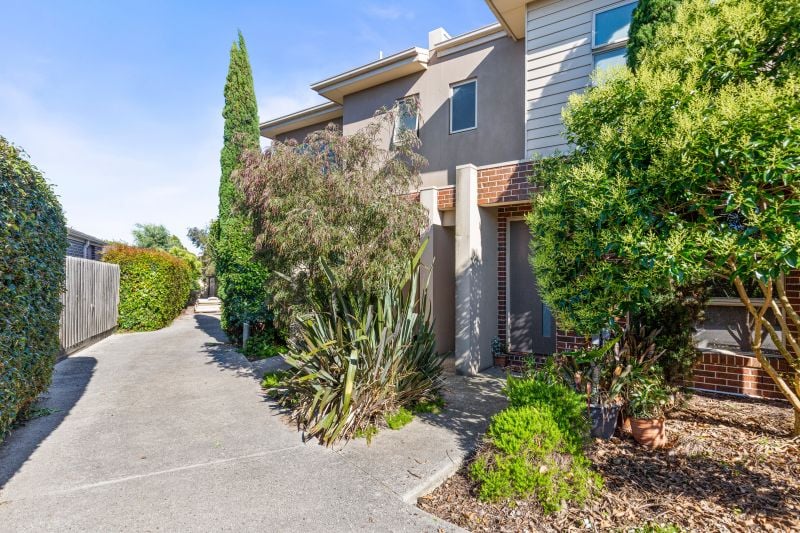 11/13 Elsey Road, Reservoir