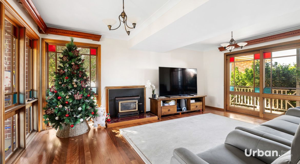 Glen Alpine 40 Nepean Towers Avenue