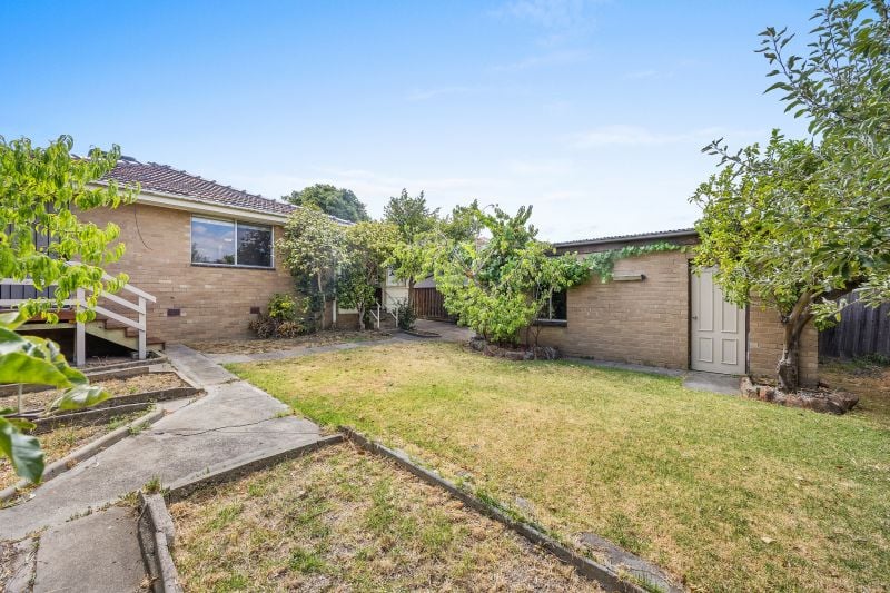 15 Peppercorn Parade, Epping