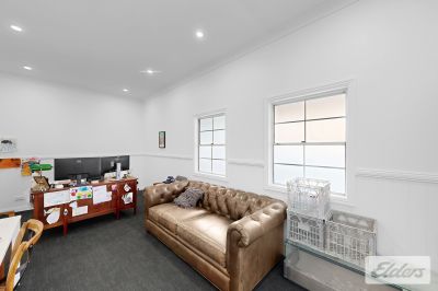 FUNCTIONAL GROUND FLOOR OFFICE/CONSULTING!