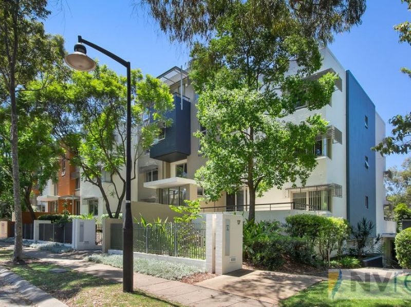 17/17 Pearce Avenue, Newington, Newington - Image 1