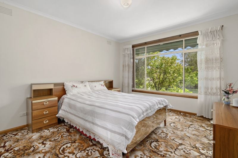 24 Lloyd Avenue, Epping