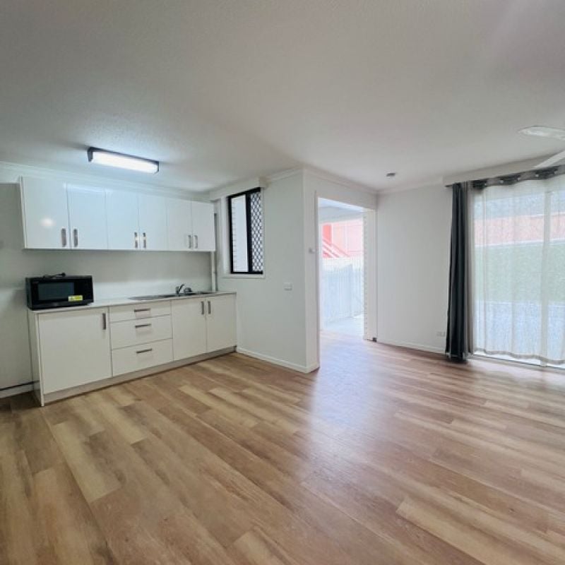 1/11 Jubilee Avenue, Broadbeach - Thumbnail 2