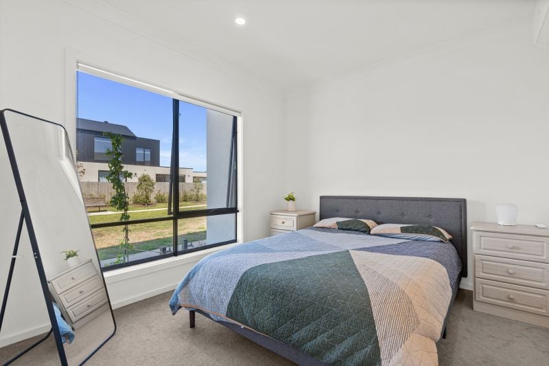 17 Versailles Walk, Wollert