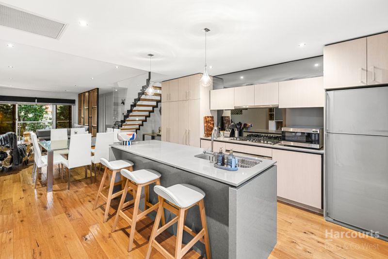 16 Caravel Lane, Caroline Springs