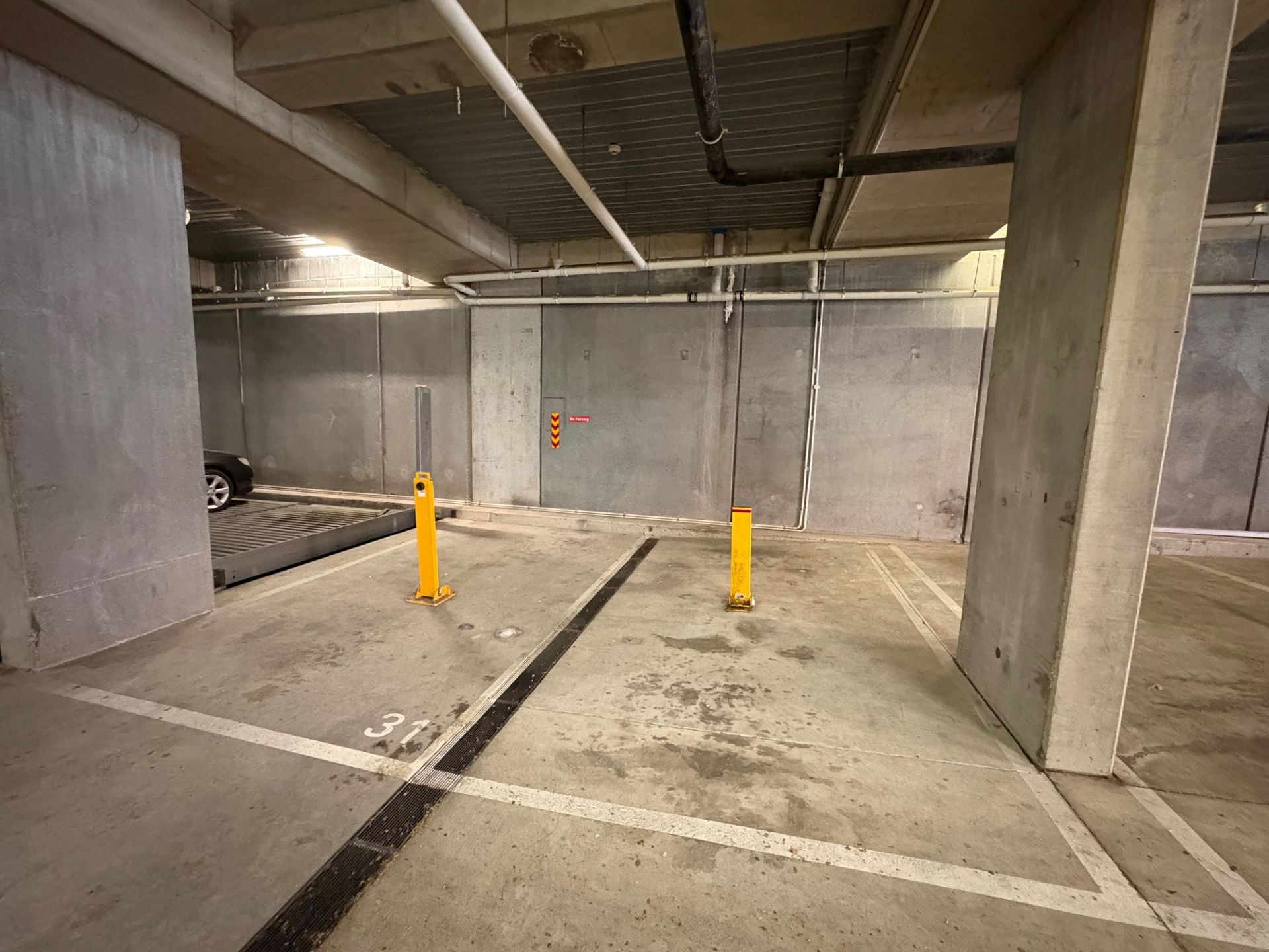 Street Frontage Office/Retail in sought after trendy Collingwood