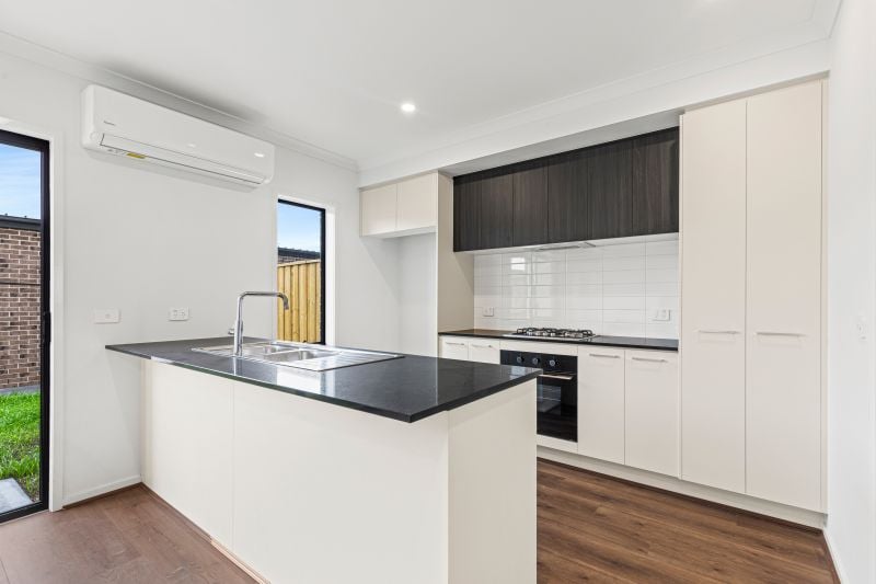 8 Earthshine Walk, Wollert