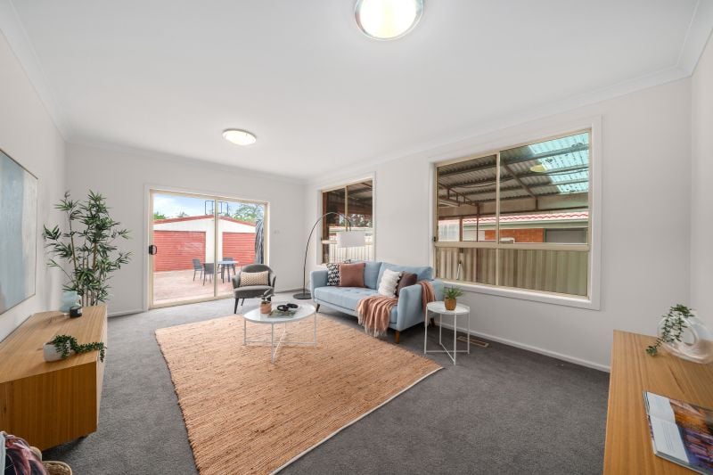 27 Woolnough Drive, Mill Park