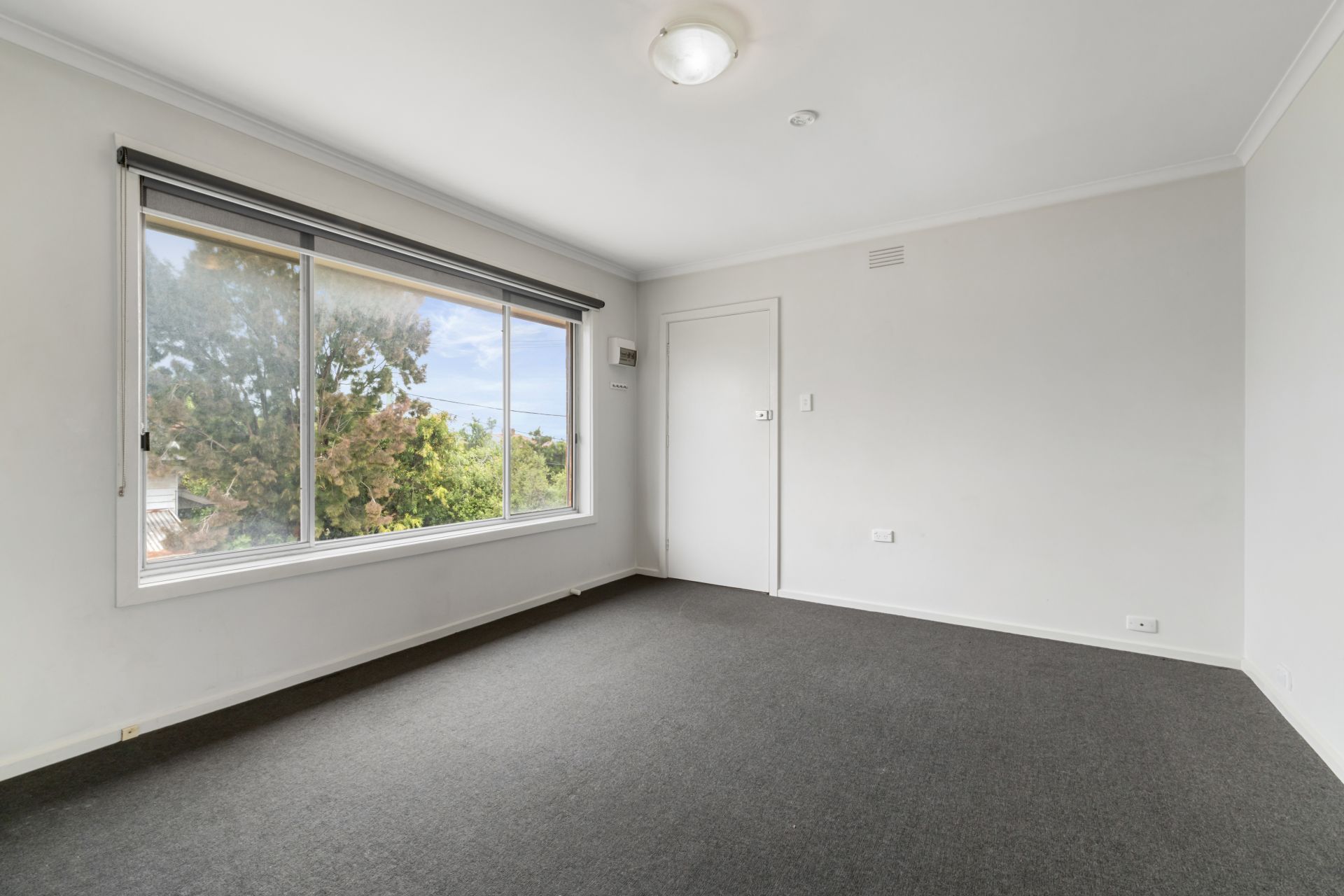 UPDATED EXCELLENCE IN A SUPERB LOCATION