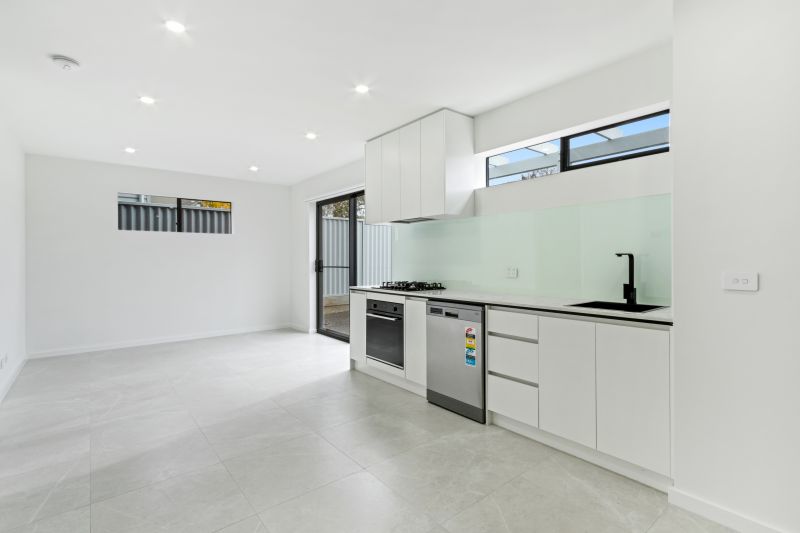 1/172 Darebin Road, Northcote