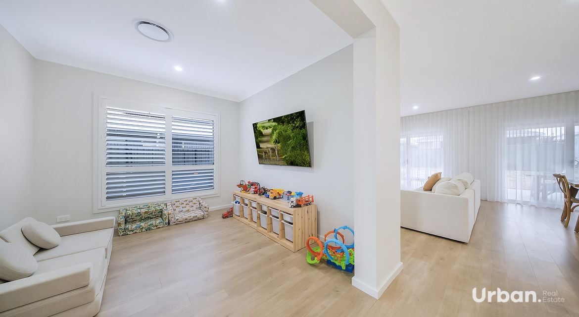 Lochinvar 11 Gregory Road