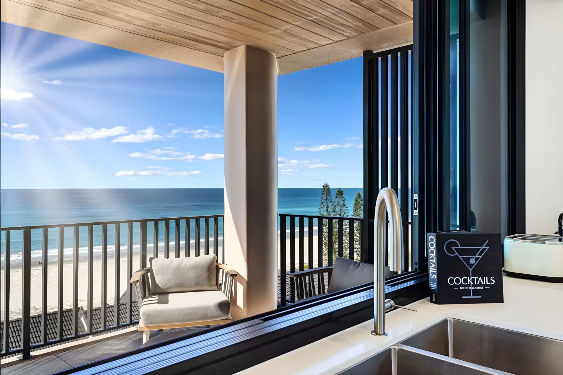 705/4 Seventeenth Avenue, Palm Beach - Thumbnail 3