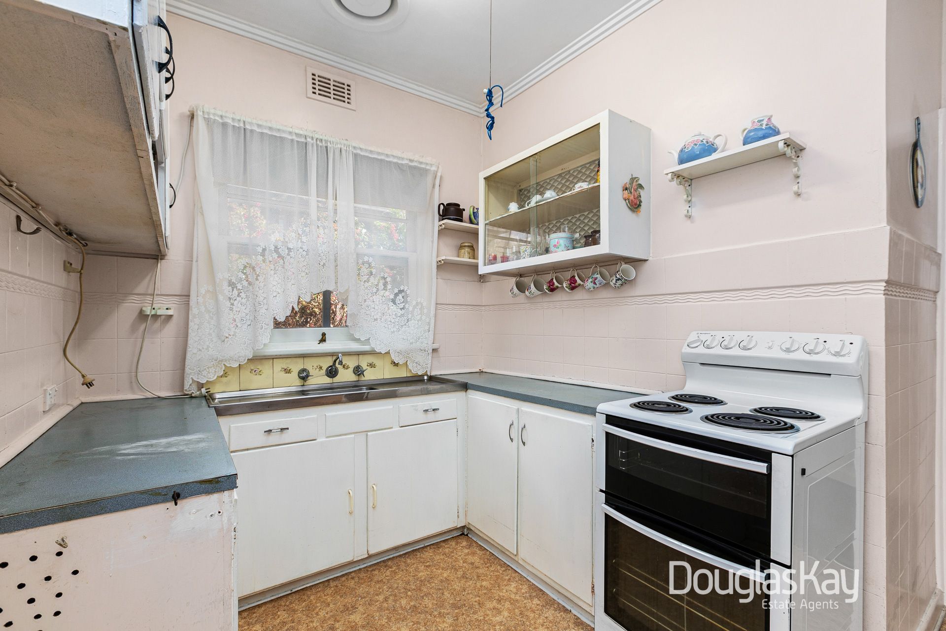 18 Couper-Angus Grove, Sunshine VIC, Sunshine - Thumbnail 7