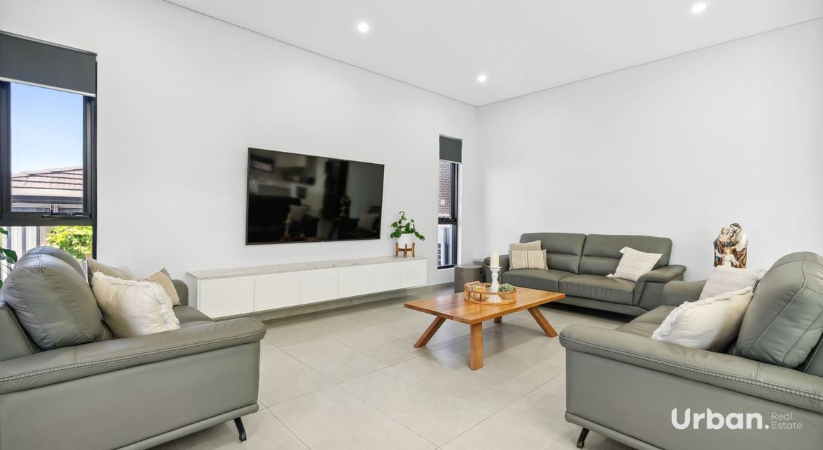 Denham Court 52 Maidenhair Avenue