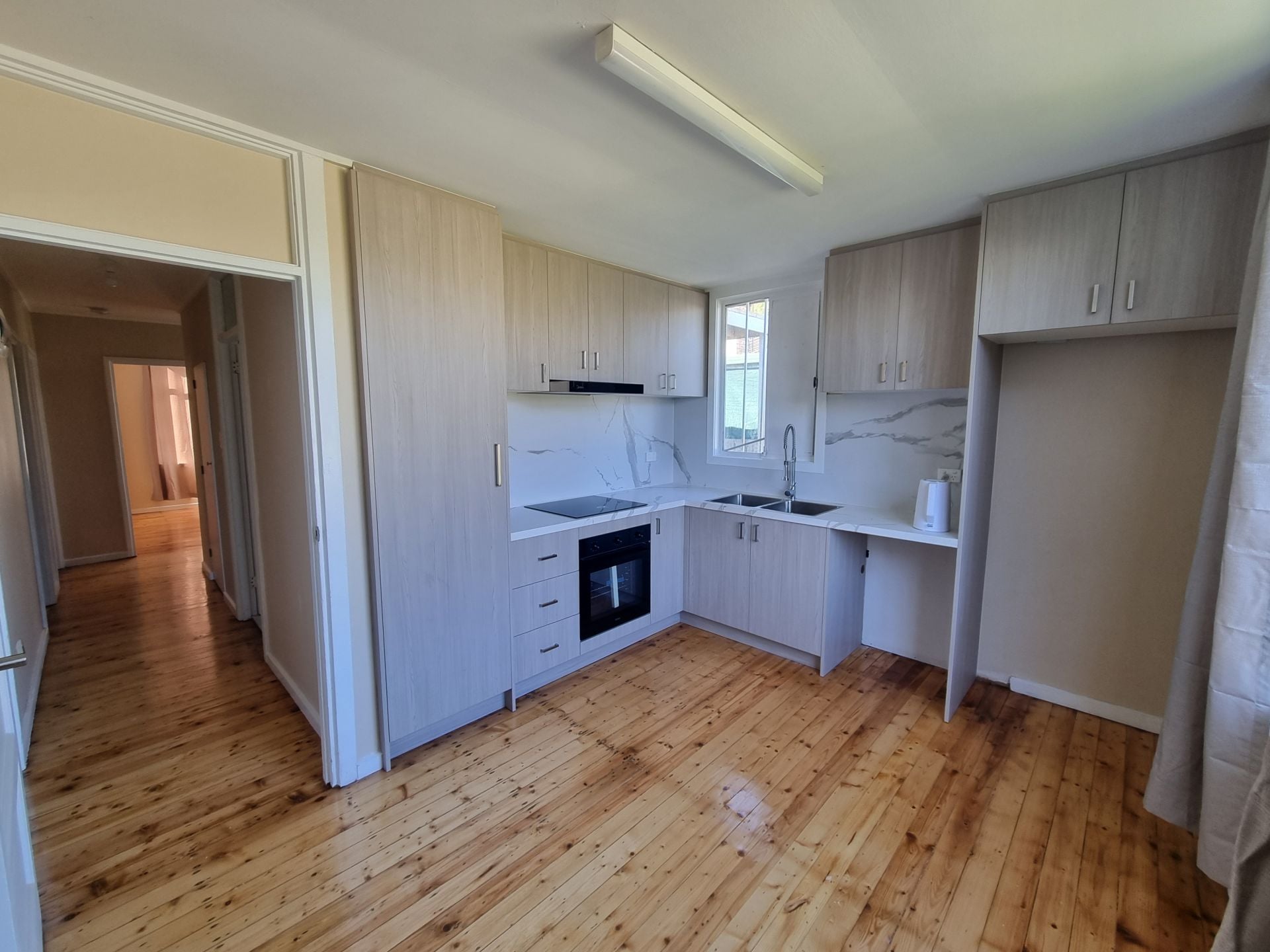 19 Station Place, Sunshine - Thumbnail 4