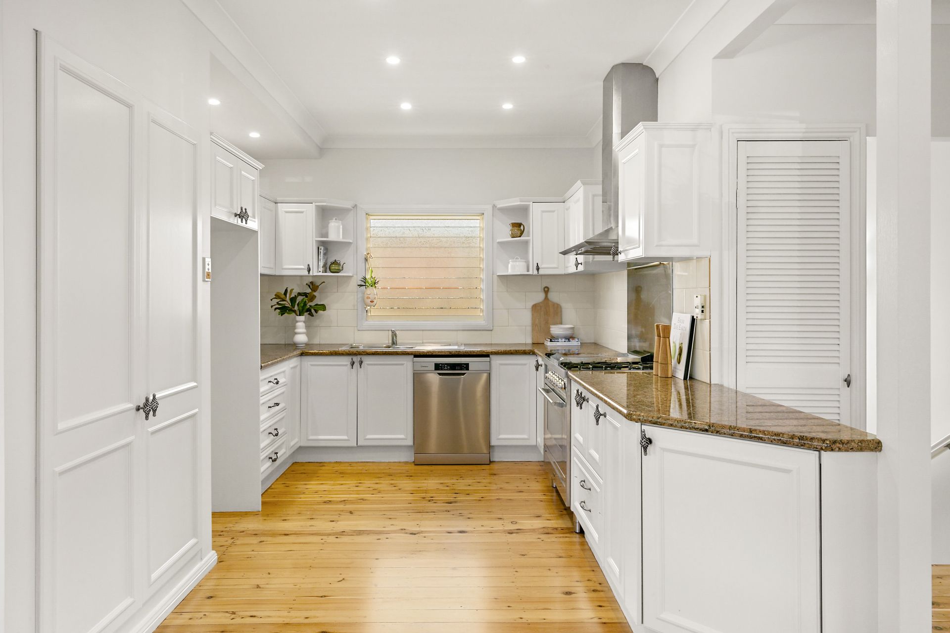 28 High Street, Thirroul NSW