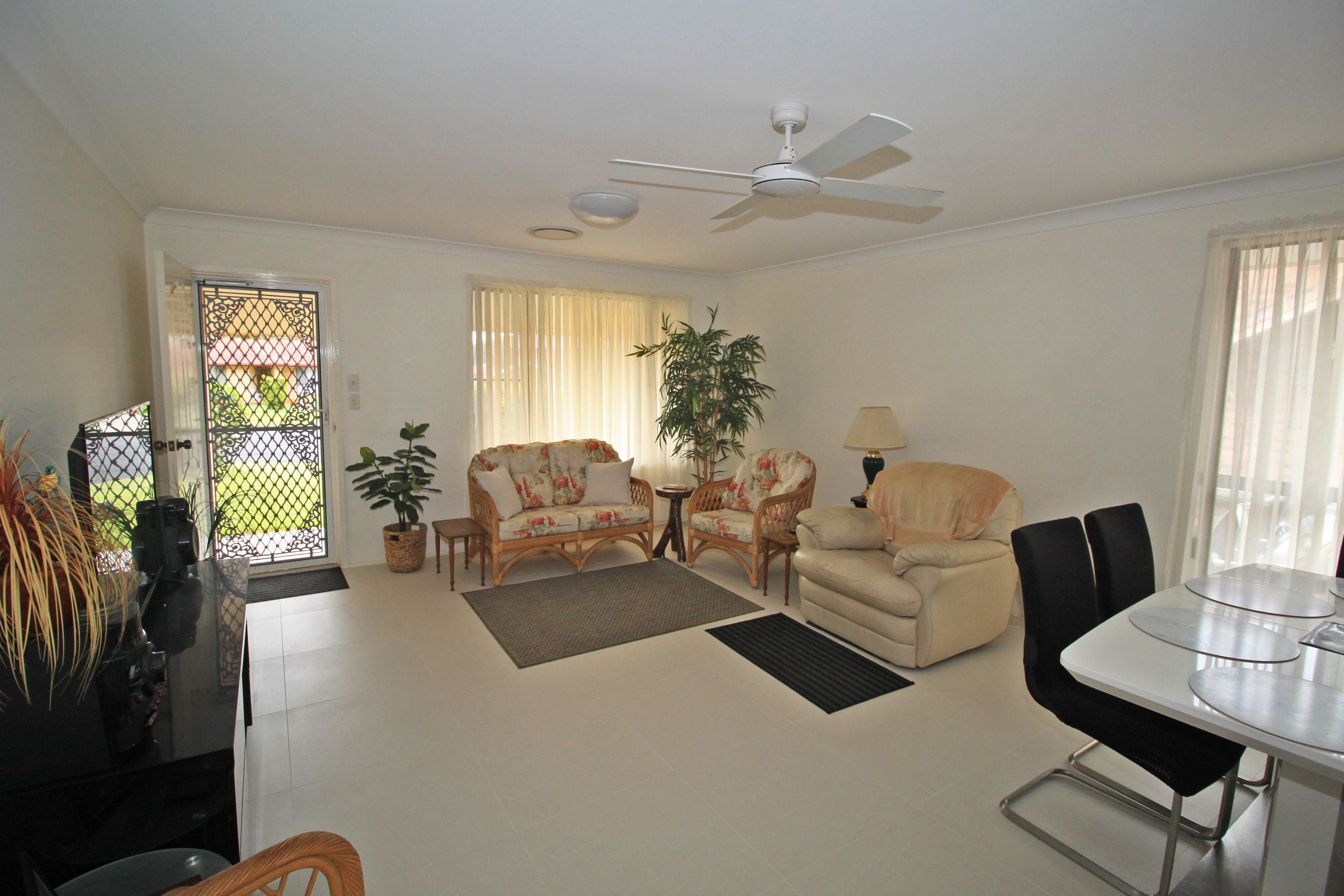 2/7 Gow Place, LAURIETON NSW 2443