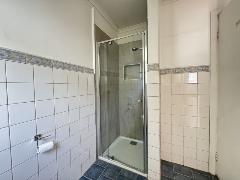 1/71 Pine Street, Reservoir