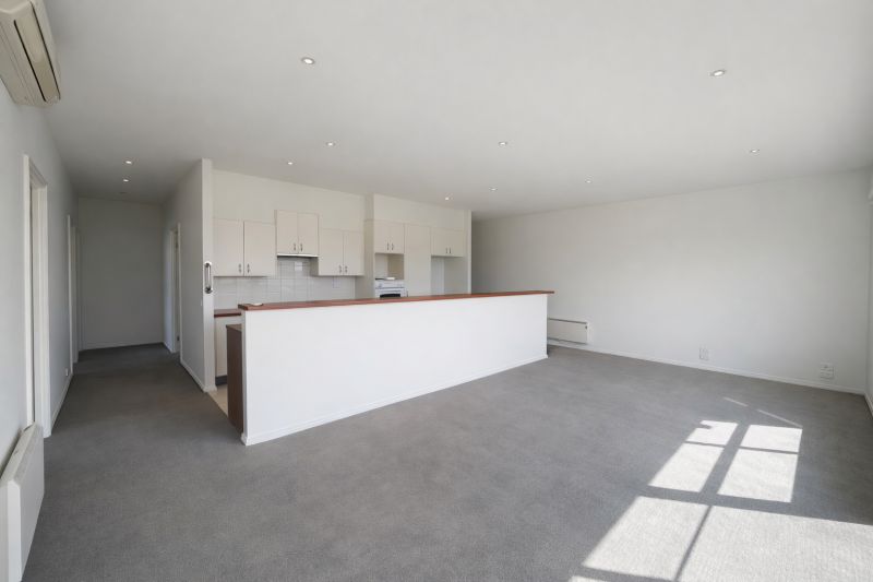 10/1 Conservatory Drive, Burwood - Thumbnail 6